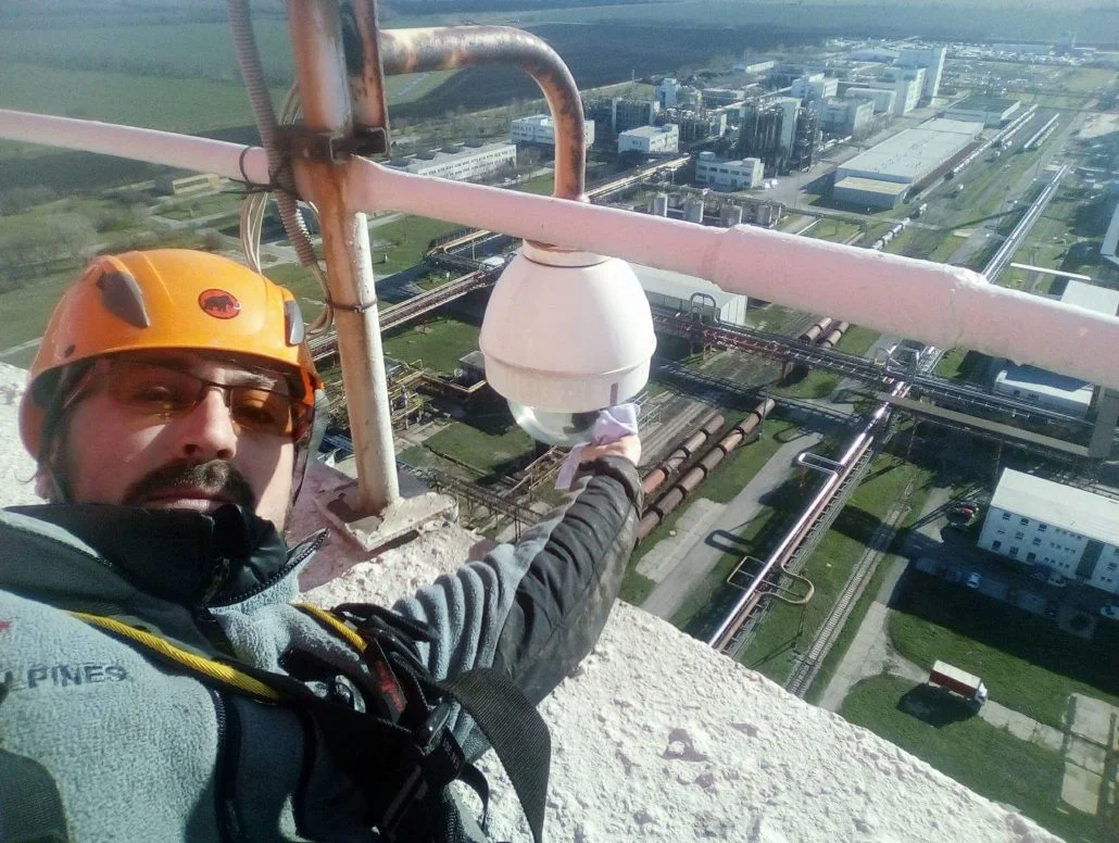 Výškové práce pre servis kamery
